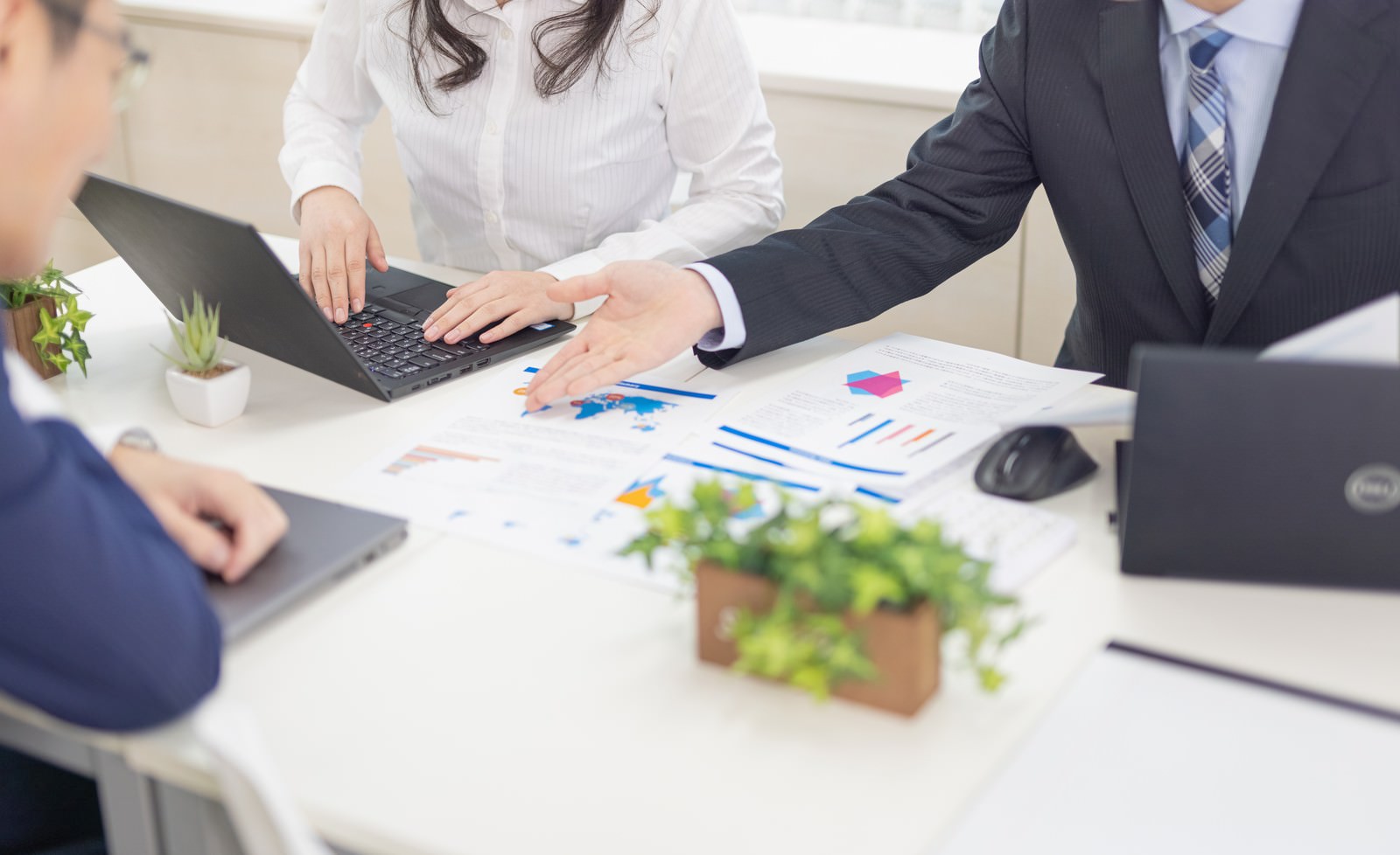5. 実際の使用例 - 企業の体験談